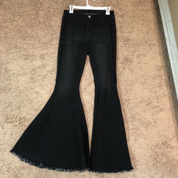 black flare jeans boutique